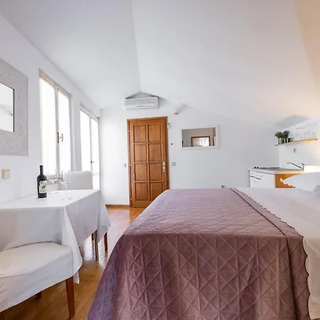 Center Of Apartment *