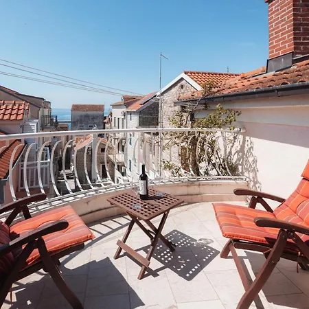 Center Of Apartment *