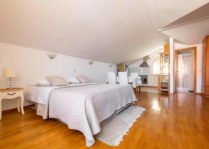 Center Of Апартаменти